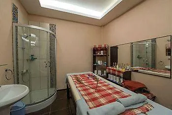 Otel Grove 2*