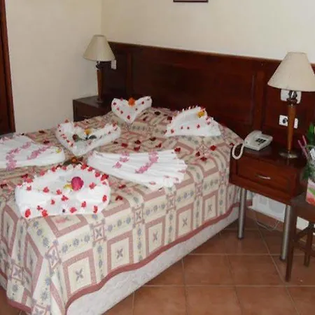 Otel Grove